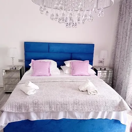 Downtown Luxury Emili Апартаменти *