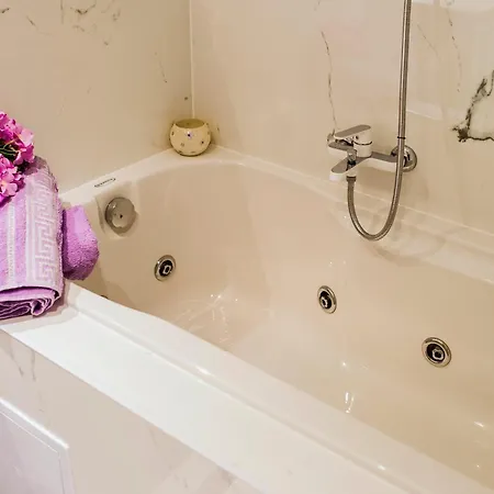 Downtown Luxury Emili Апартаменти *