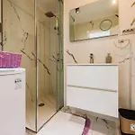 Downtown Luxury Emili Split