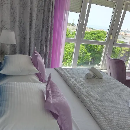 Downtown Luxury Emili Apartmán *
